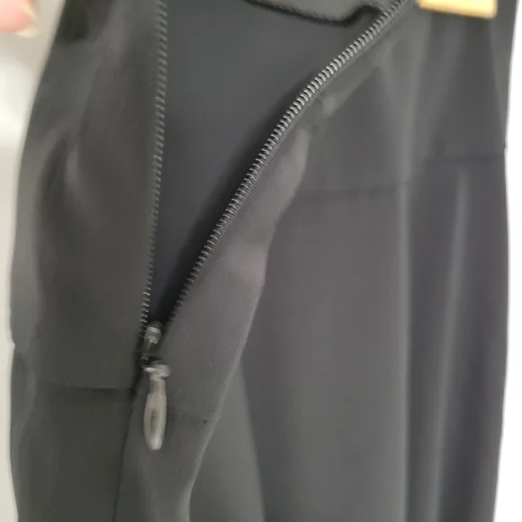 Ann Taylor Handkerchief Hem Black Knit Flare Skirt Size Medium - Picture 5 of 7